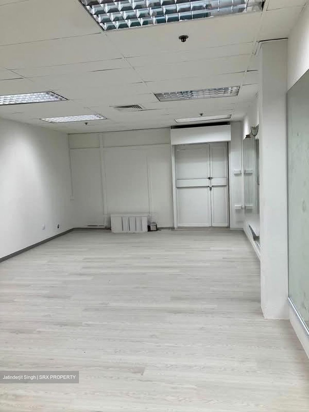 High Street Centre (D6), Office #561309741